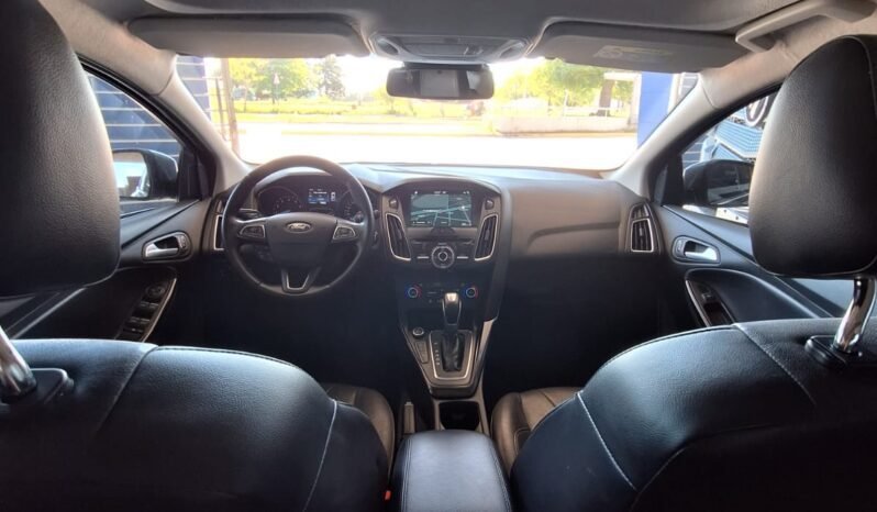 
								Ford Focus TITANIUM 2017 5p full									