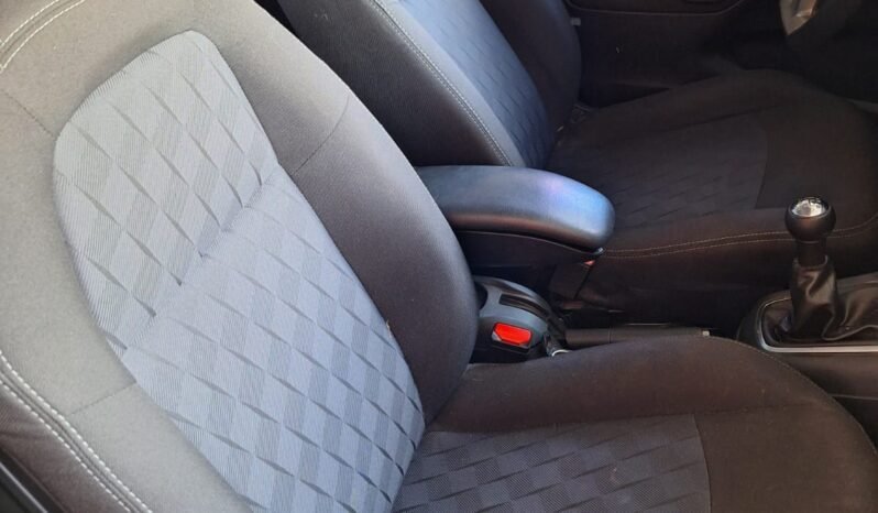 
								Citroën C-Elysee HDI FEEL 2017 full									