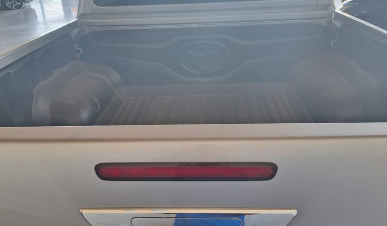
								TOYOTA HILUX SRV 2023 0 KM ( Patentada ) full									