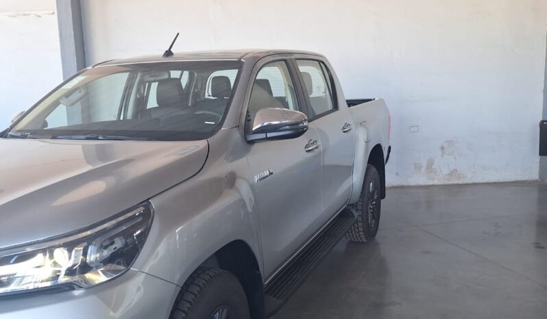 
								TOYOTA HILUX SRV 2023 0 KM ( Patentada ) full									
